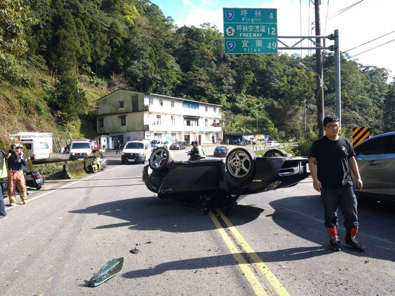 你住內湖「超跑特區」嗎?不買保險一輩子都賠不完_img_2