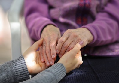 50歲後，與父母和解先學著開口說出「我愛你」