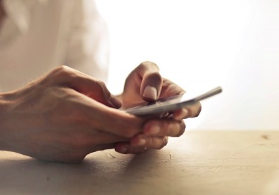 一通接一通，是誰在撥打校園槍擊惡作劇報案電話？