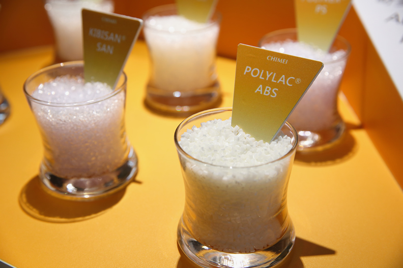 圖說: 奇美自行研發出的 POLYLAC®ABS 樹脂，是現今市場上最多樣化的丙烯腈一丁二烯一苯乙烯共聚合物