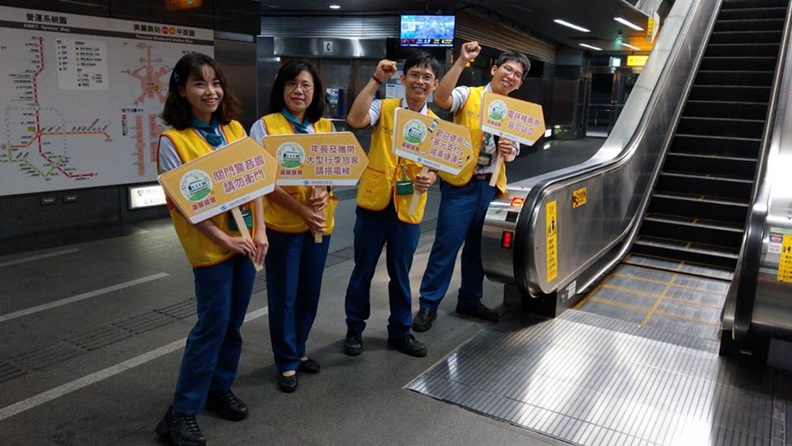 為什麼手扶梯要靠右站?研究發現靠左站也沒比較快_img_4