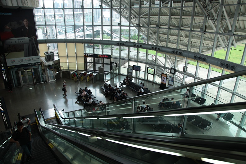 為什麼手扶梯要靠右站?研究發現靠左站也沒比較快_img_3