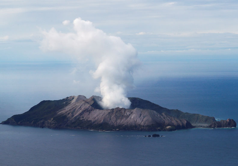 經不起誘惑還是被騙去爬活火山?旅行社話術害死18條人命_img_2