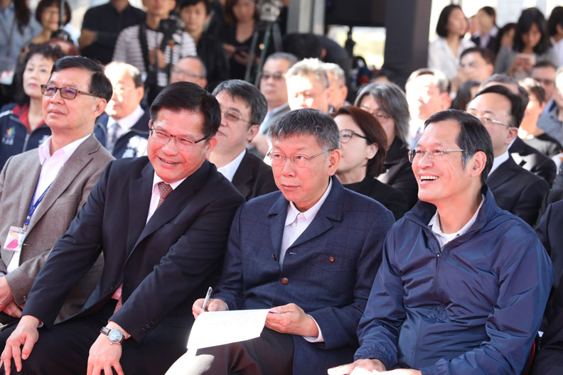 雙子星耗資606億20年才回本,許崑泰為何被譏「頭殼壞掉」也要做?_img_1