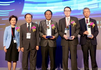 張孝威、梁天龍、洪鎮海 榮膺遠見傑出領袖獎