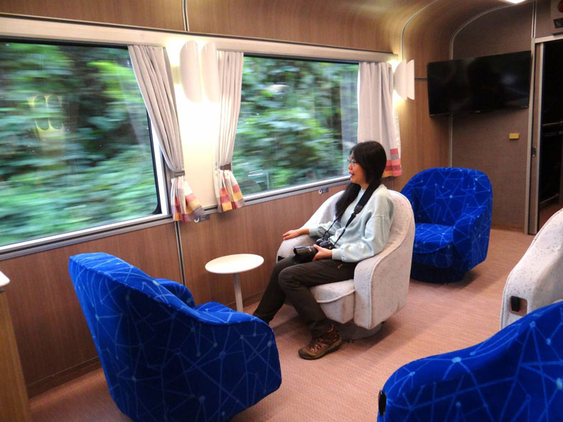 「台鐵藍」換裝成「時尚灰藍」，網友按讚：終於不俗了_img_3