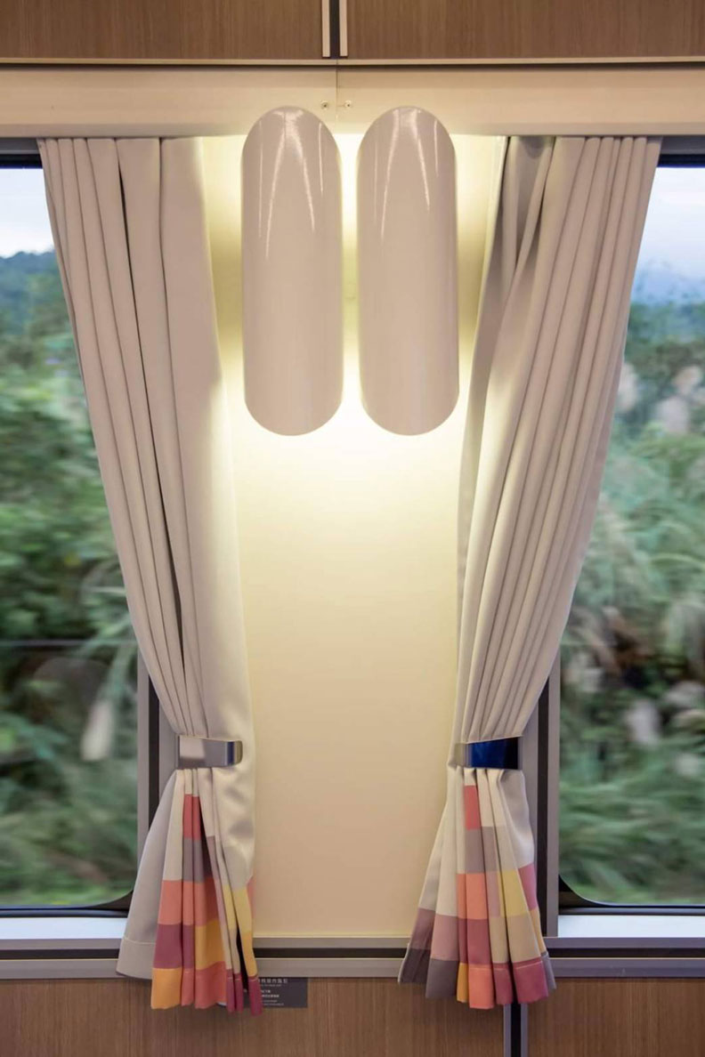 「台鐵藍」換裝成「時尚灰藍」，網友按讚：終於不俗了_img_1