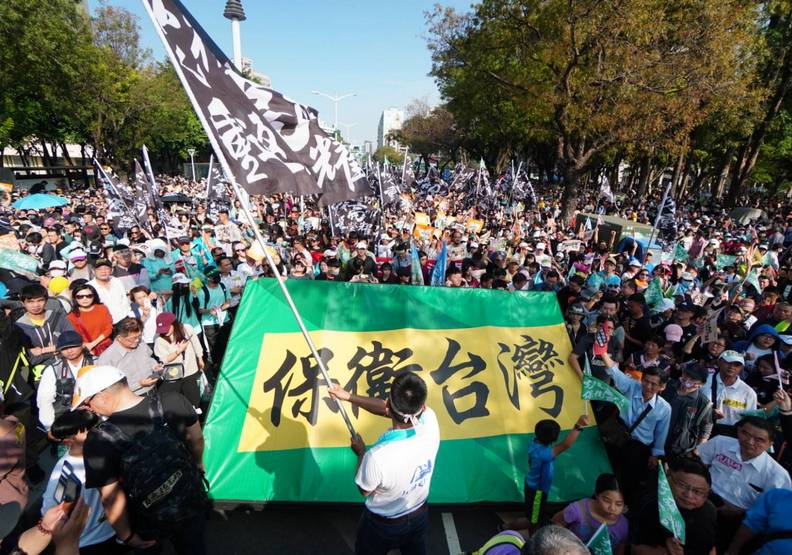 最遙遠的3.8公里!「挺韓、罷韓」大遊行創造三個史上第一_img_13