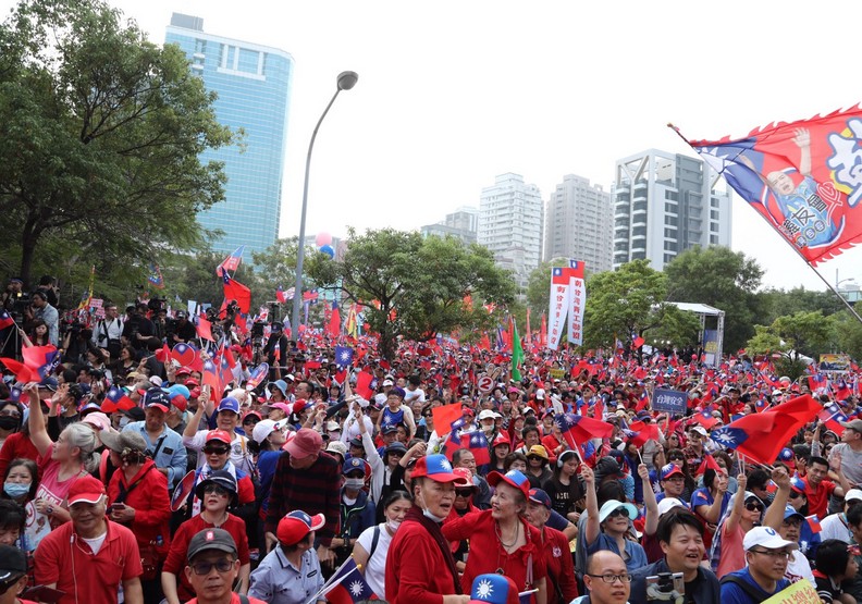 最遙遠的3.8公里!「挺韓、罷韓」大遊行創造三個史上第一_img_10