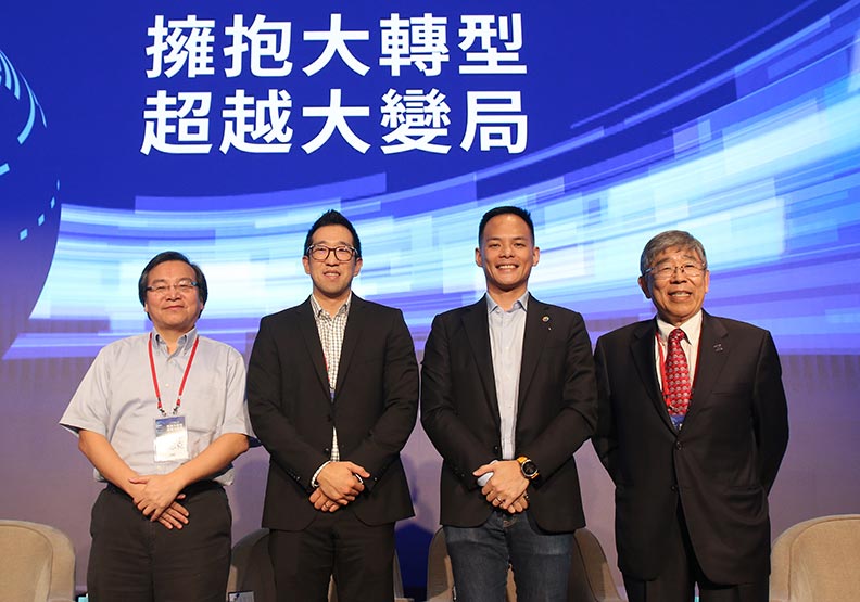 左起為闕志克、黃心宇、林之晨、黃肇崶。