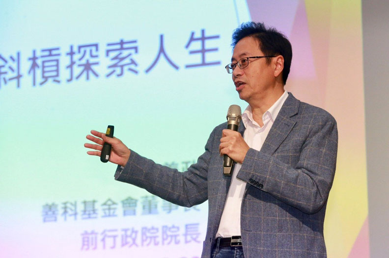 前台大校長李嗣涔哽咽：國家退步了 30年前冀望的中華民國哪去了？_img_1