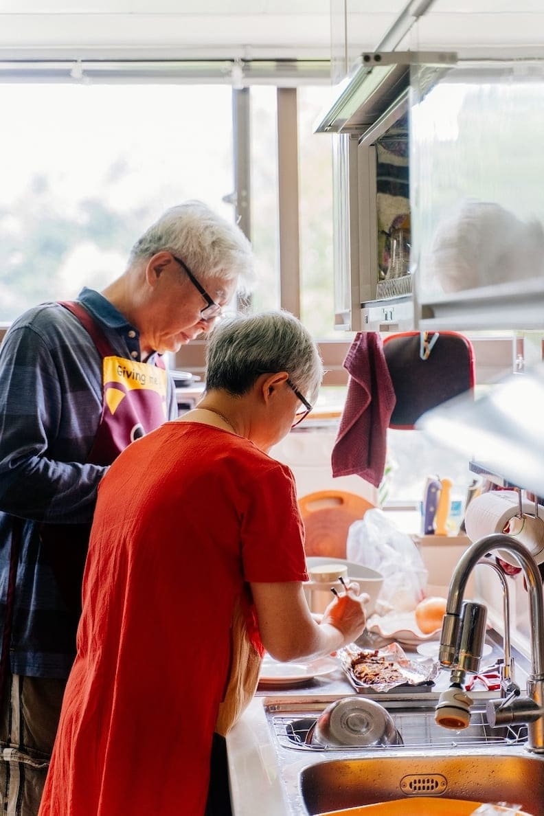 最佳社區共老方案！高愛倫的「共餐」哲學：如何把鄰居變成相互照顧的新家人？_img_1