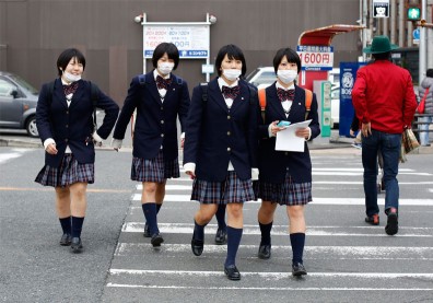 頭髮、襯衣顏色都被監控！日本恐怖校規促使16萬名孩童逃學