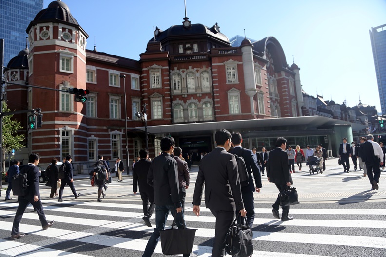 認真做事、又肯服從的日本上班族,是許多老闆夢寐以求的「企業戰士」。