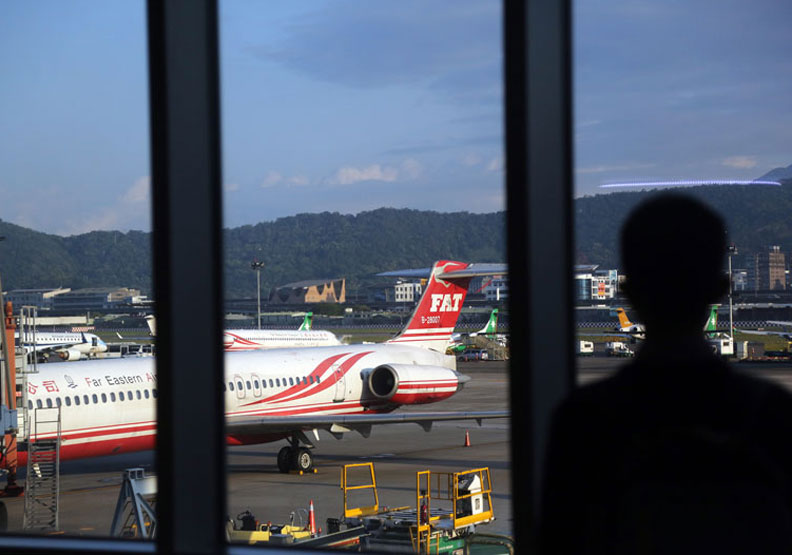圖／遠東航空今發公告確定延遲發薪。陳之俊攝