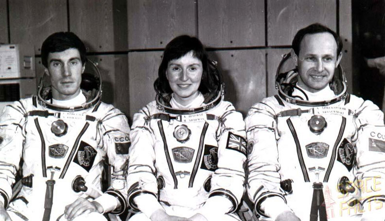 1991年沙曼搭乘聯盟TM-12號飛船前往太空。