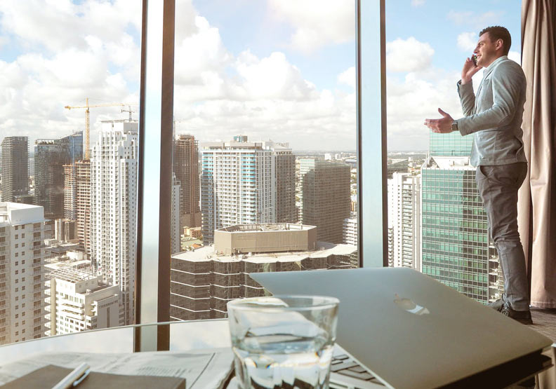 創業、做生意,無論碰到什麼困難和危機,都要有咬緊牙關、衝破難關、永不放棄的勇氣和毅力。(僅為情境配圖,取自pexels)