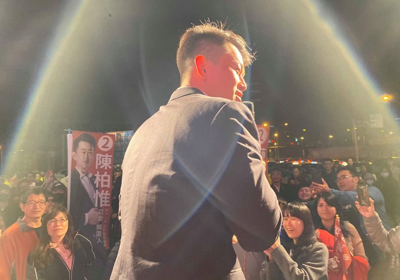 跨區北上、自願挑戰艱困選區的陳柏維,堪稱2020立委選舉最大驚奇。(照片取自陳柏維臉書)