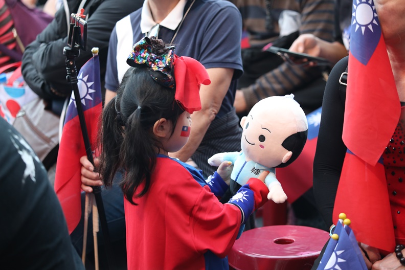 爭取年輕選民目光及認同的重要性,在這次大選中展露無疑。