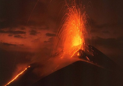 來自地心的熱情，一個能夠親眼目睹岩漿的地方！