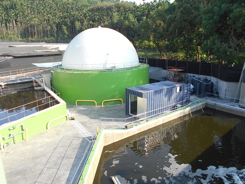 瑞助營造為了推動循環經濟,與業者合作全台首座沼氣發電工程,將豬隻排泄物轉換為沼氣再生能源,為業界開創新的產業契機。