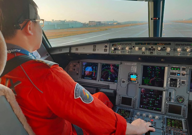 張國煒事事親力親為、注重細節出了名。圖為張國煒先前試飛。圖片由星宇航空提供