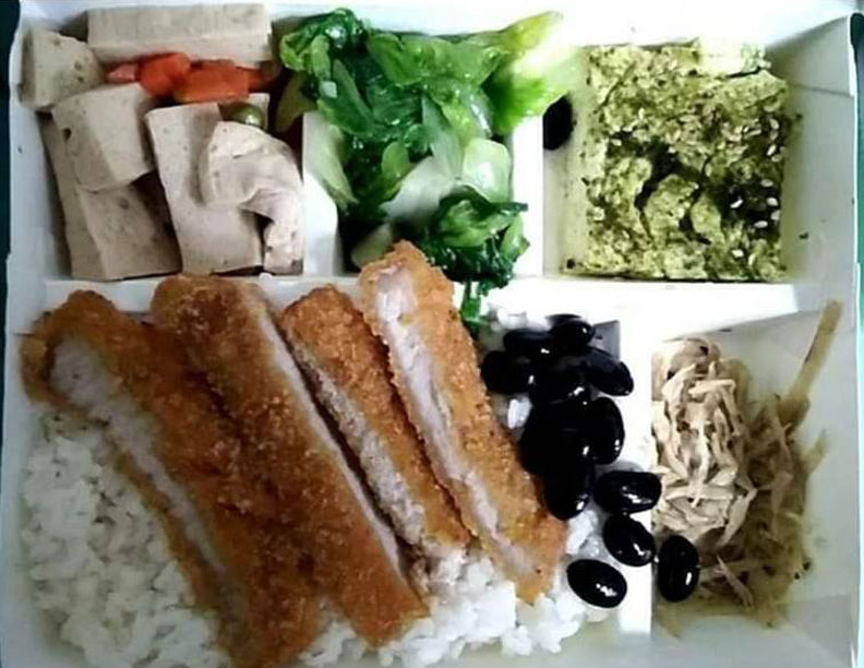 國軍台中醫院去年除夕晚餐。國軍台中醫院提供