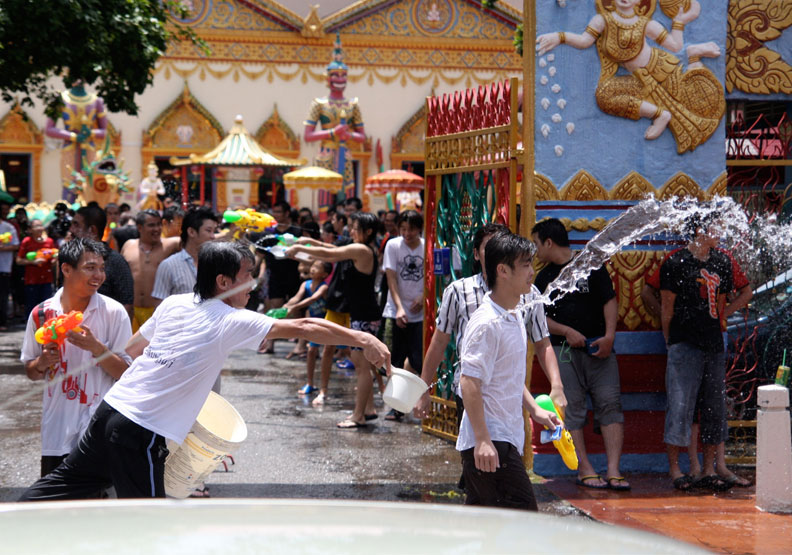 泰國傳統新年為潑水節。