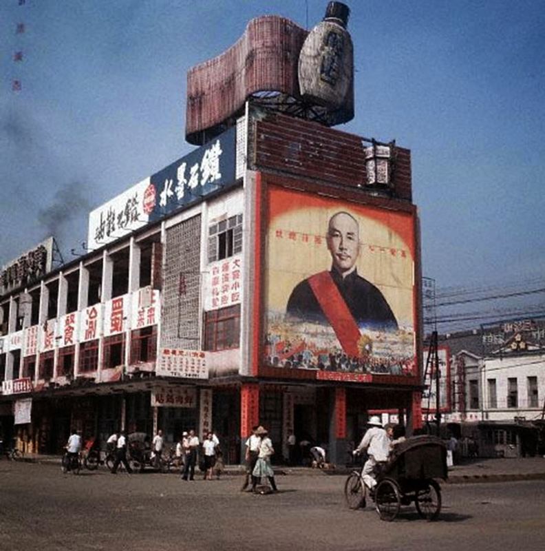 1965年,中華商場義棟與三輪車。
