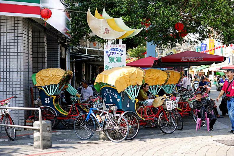 高雄旗津的觀光三輪車。