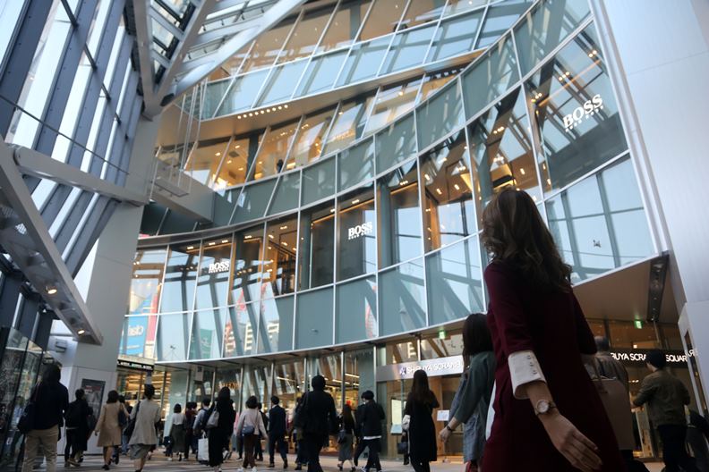 建築部門是城市相當重要的排放來源,東京已對此制訂相關管制措施及碳交易制度。