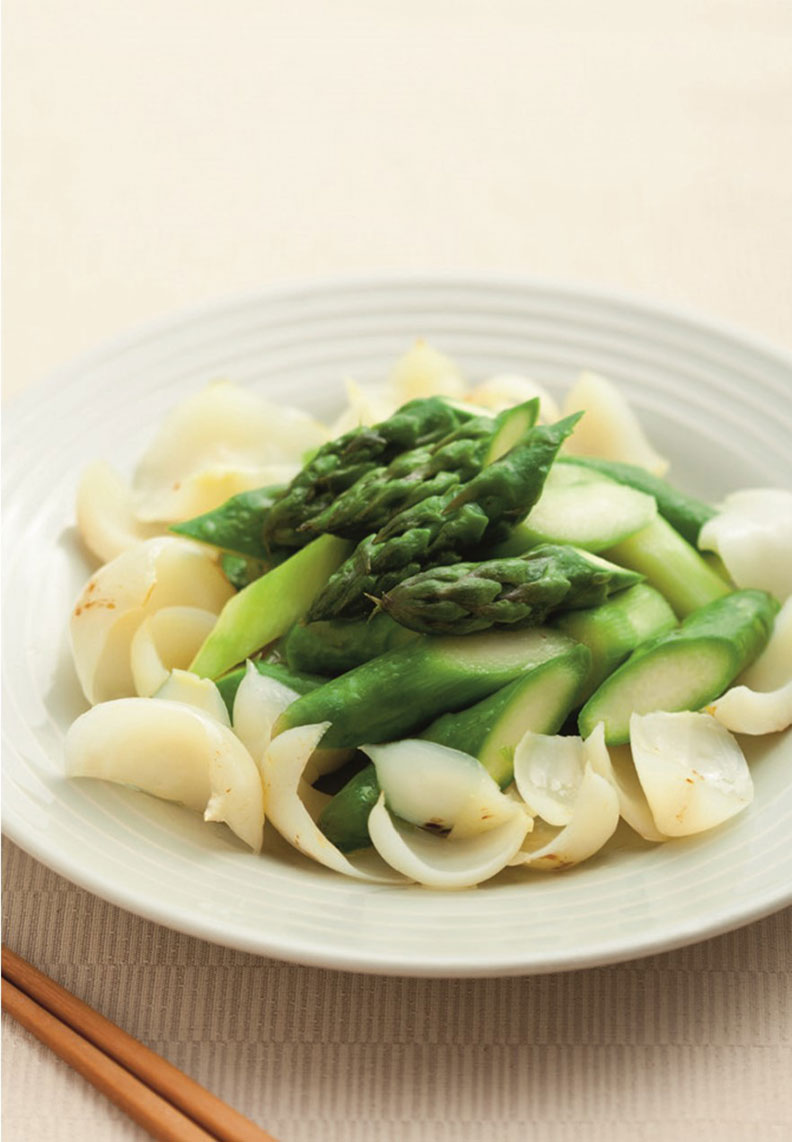 從食物中逼出油或油水炒,既健康又能吃出原味鮮甜滋味;原水文化提供。