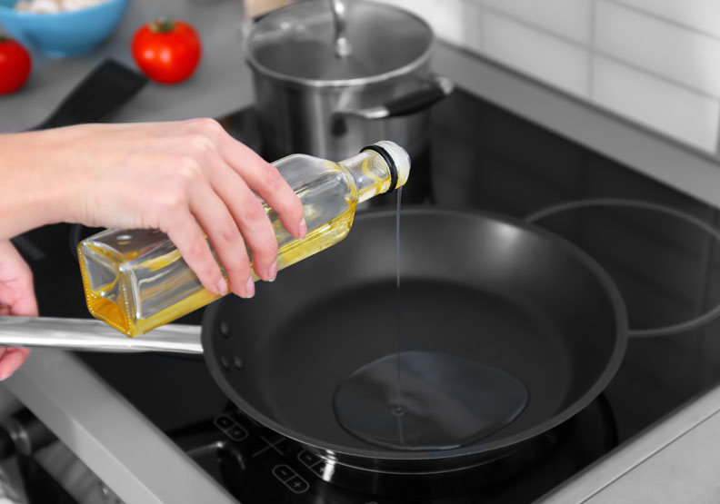 不沾鍋有毒嗎？台灣研究：鐵氟龍塗層脫落釋出物與年輕乳癌正相關