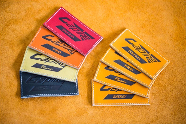 Capire Glove提供客製化服務，成功地和一般的棒球手套做出區隔。