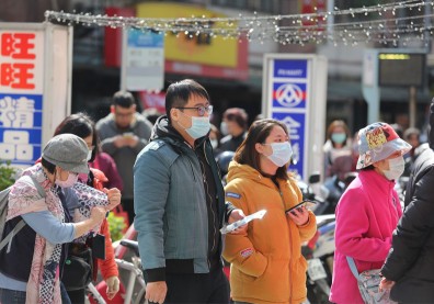 有必要全民瘋搶口罩嗎？抗煞專家：現階段根本不必戴，再搶下去會出問題