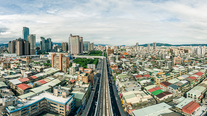 城鄉發展局局長黃一平表示,新北市府透過「大眾運輸發展為導向(Transit Oriented Development, TOD)」的都市發展策略,在今年1月31日捷運環狀線開放通車後,涵蓋範圍更加廣泛完整。
