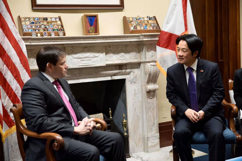 準副總統賴清德（右）會晤共和黨籍參議員盧比歐（左）。取自賴清德臉書