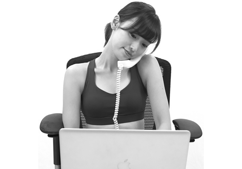 從平日的生活起居中,身體認知到:「歪斜的姿勢=輕鬆的姿勢」