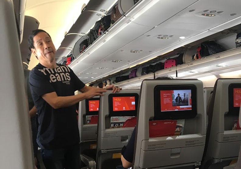 椅背袋是經常被忽略的細菌聚集處。陳心慈攝