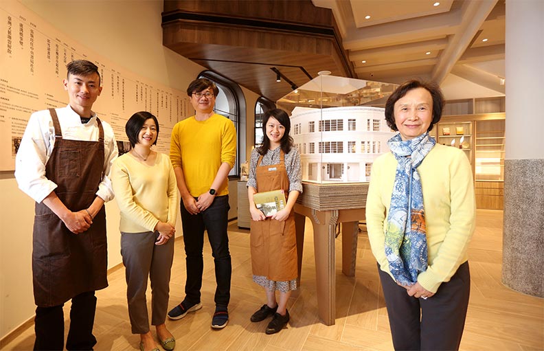 歷經整整三年,信誼基金會董事長張杏如(右一)終於帶領團隊重啟中央書局。