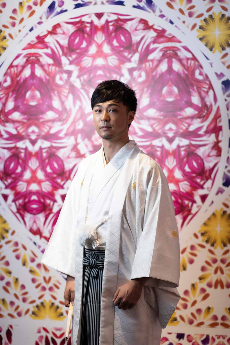跳脫固定花型的束縛,不拘泥於傳統插花形式,日本花藝大師木村貴史統合了花卉相關藝術、流行、生活風格、文化等領域,率領plantica團隊將花藝作品以織品、產品、空間設計、裝置藝術等方式,展現在日常生活中,將日本引以為傲的花卉文化傳播到全世界。(圖/時藝多媒體)