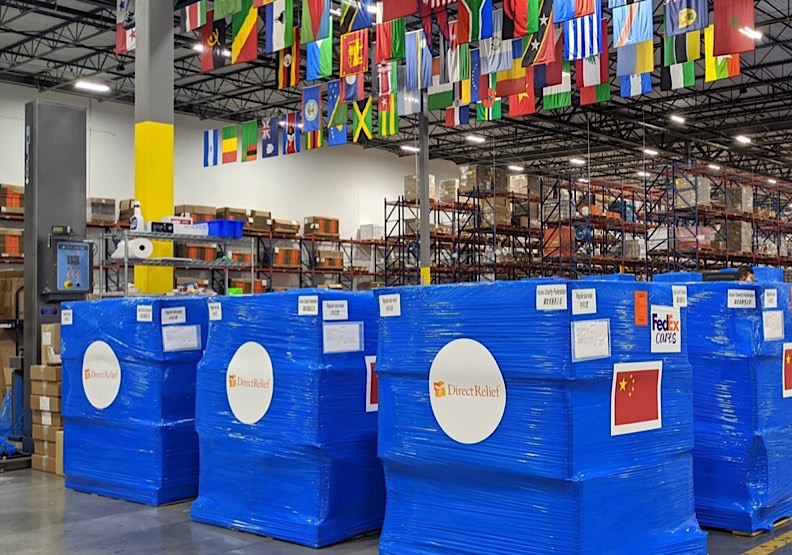 Direct Relief國際救援組織出貨20萬口罩和醫療設備等物資到中國。作者提供
