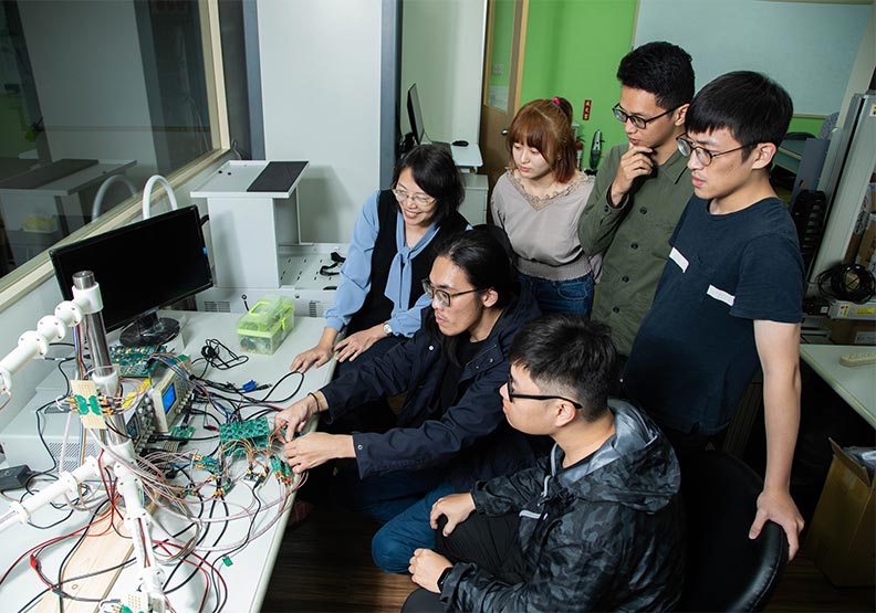 圖為中正大學通訊工程學系。