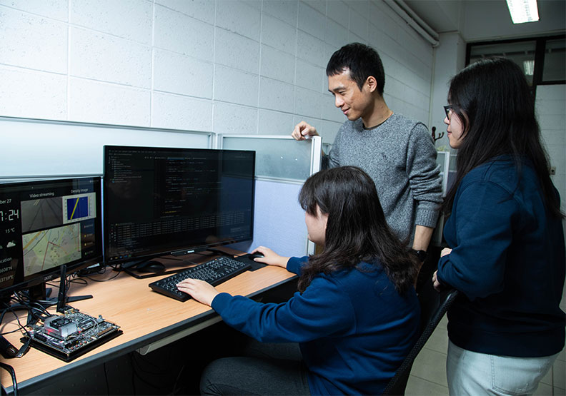 圖為元智大學資工系。