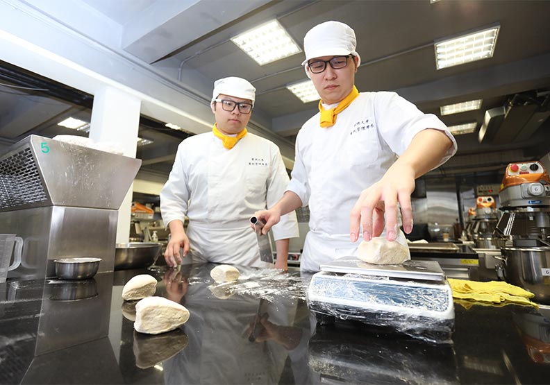 共享經濟吸走餐旅人才、國旅太貴嚇跑遊客！台灣觀光該怎麼救？