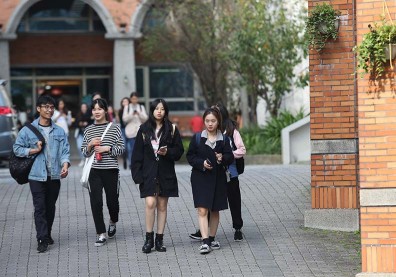 青壯年專任教授數連五年下跌！高教現人才斷層危機？