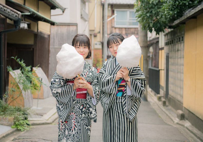 願我們成為美麗夢幻棉花糖，任人看了都會眼睛一亮的單純與平實。取自pexels