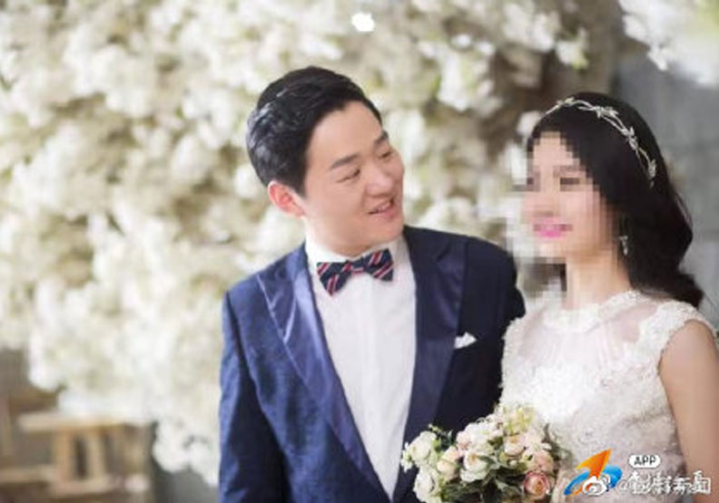 彭銀華醫師的婚紗照。取自微博