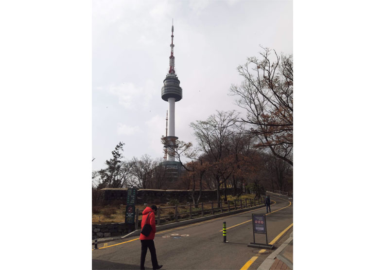 冷清的首爾塔。受訪者邱先生提供
