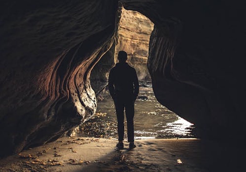 讓他好好躲進自己的「情緒洞穴」裡。（僅為情境配圖，取自pexels案）